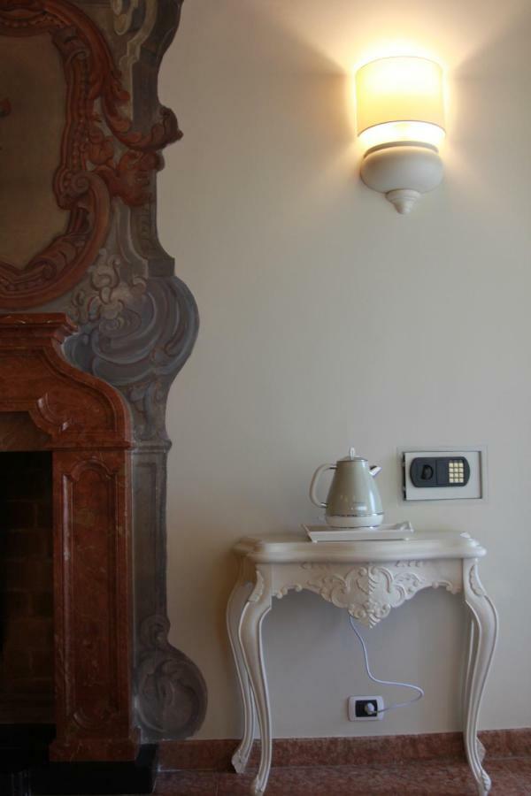 Galleria Imperiale Relais De Charme Sarnico Bagian luar foto